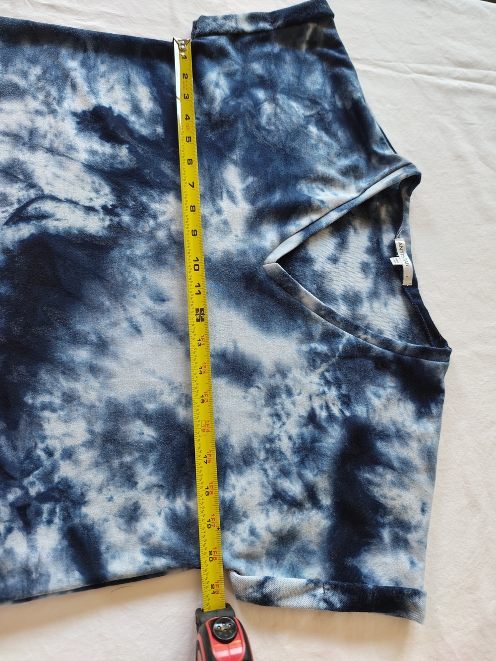 Tie-Dye V-Neck Crop Top in Navy by Ann Taylor - Picture 6 of 8